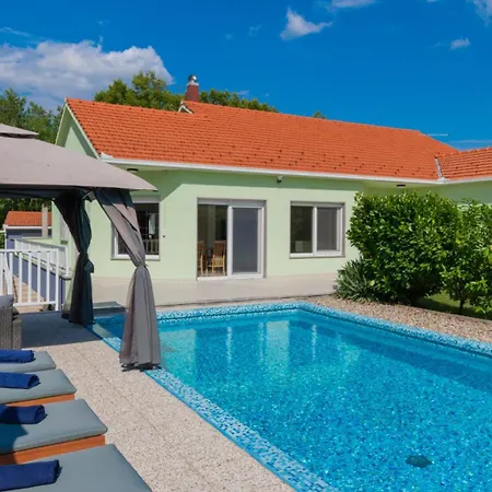 Villa Fourm - Makarska By Guide
