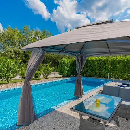 Villa Fourm - Makarska By Guide