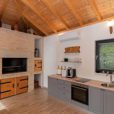 Villa Fourm - Makarska By Guide