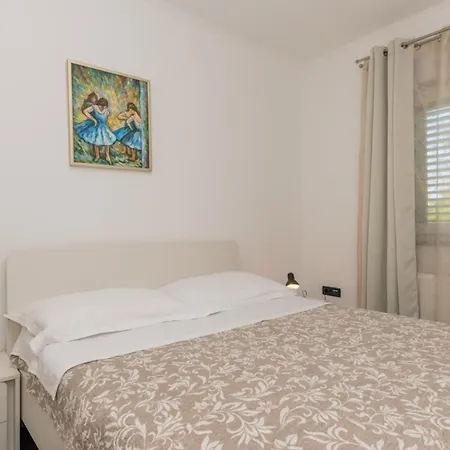 Villa Fourm - Makarska By Guide