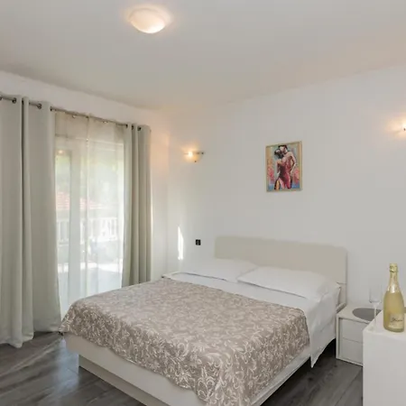 Villa Fourm - Makarska By Guide *